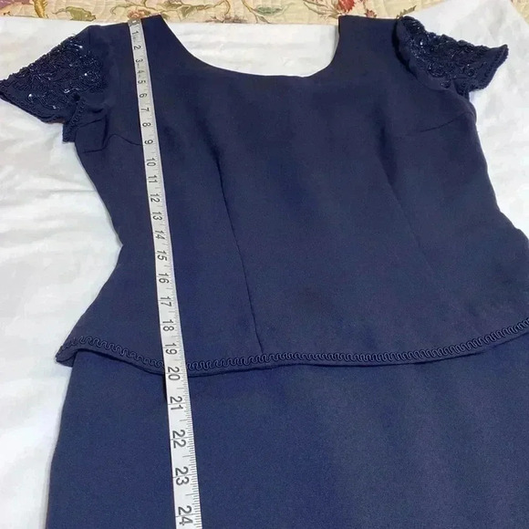 Donna Morgan Navy Blue Formal Embellished Short Sleeve Long Gown Dress Size 4. - Picture 11 of 16